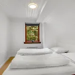 3 Bedroom Beautiful In Ferienhaus