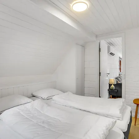 3 Bedroom Beautiful In Casa de Férias
