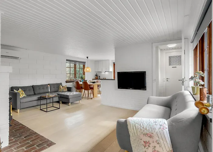 Дом отдыха 3 Bedroom Beautiful In *